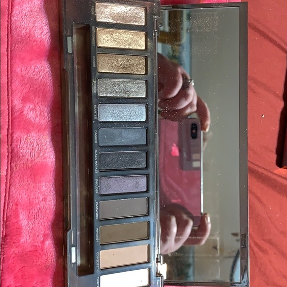 Urban decay palette - Picture 2 of 2